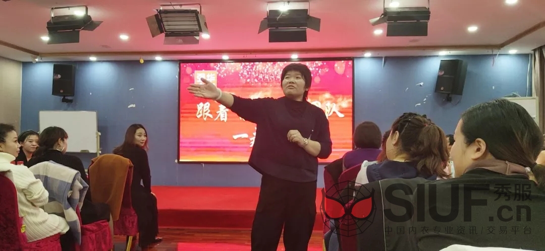 艾慕.jpg