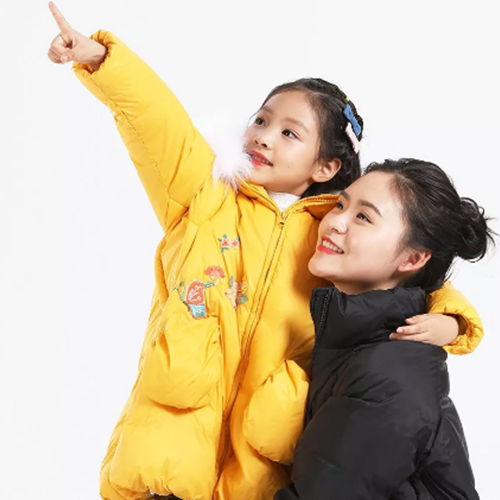 和汪小荷童装一起“可爱-ing”