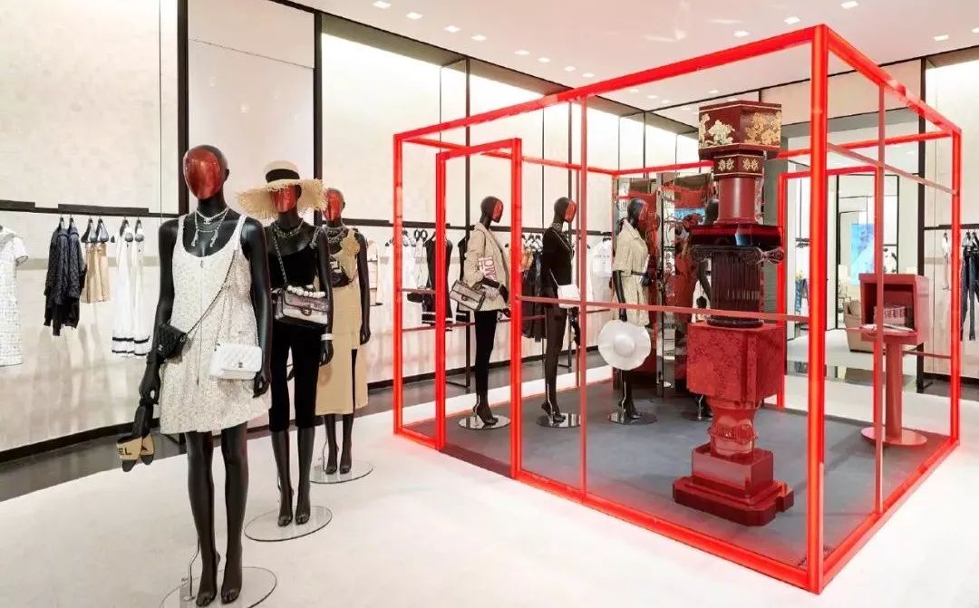 看看别人家的服装店陈列，你家只能叫整理干净！(图19)