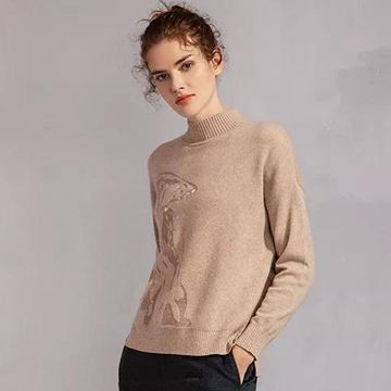 印象草原：喜欢穿卡其色的女人都不简单！