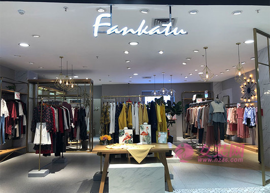 服装店没客进店 导购除了等还有很多事需要做(图1) 服装店没客进店 导购除了等还有很多事需要做(图1)