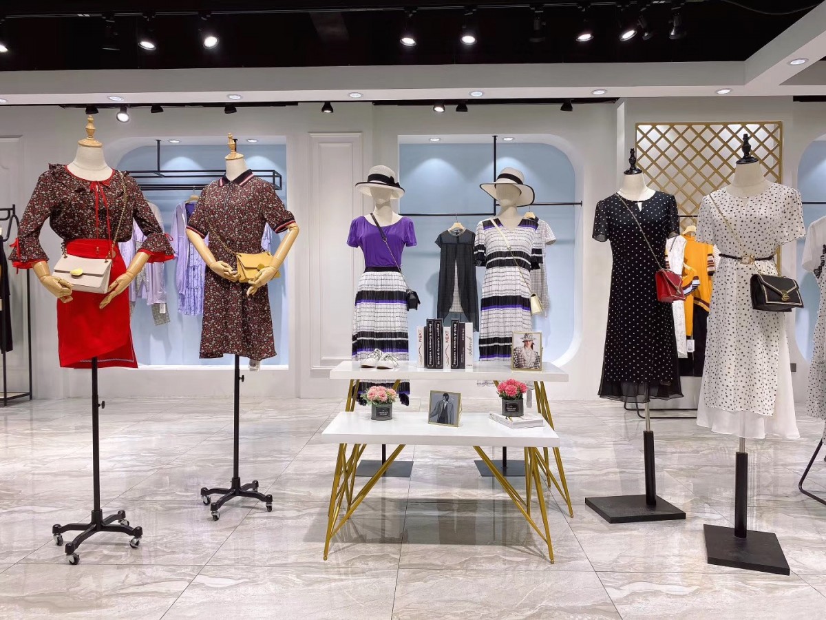 哥邦女装品牌服装尾货批发货源，现身广州播田