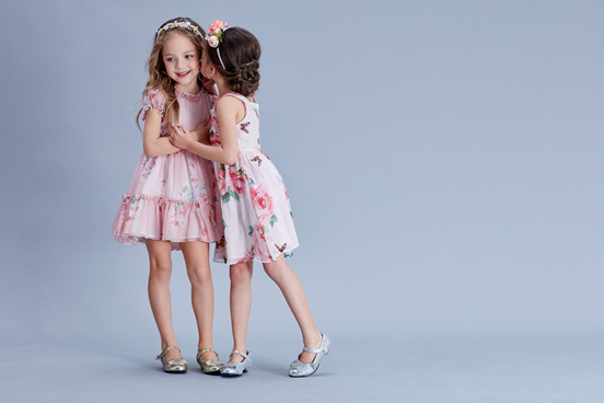 优雅又轻奢的安娜与艾伦 增添春夏气质