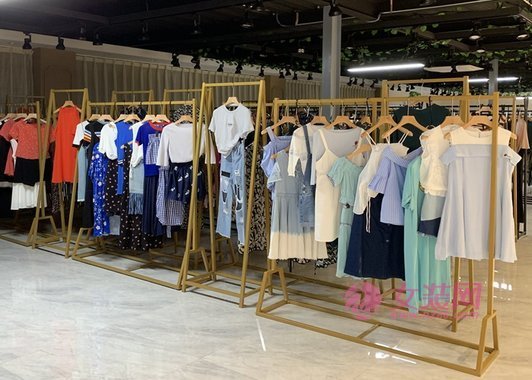 什么是女装货源一件代发 网店如何找女装货源一件代发(图2) 什么是女装货源一件代发 网店如何找女装货源一件代发(图2)
