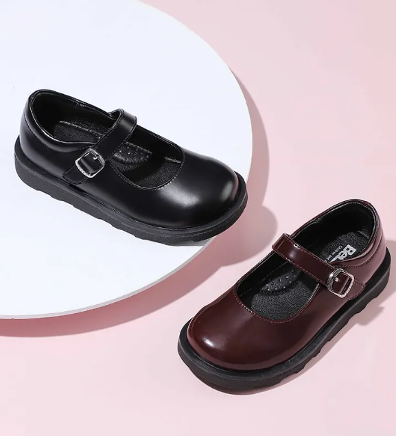 百丽/换上这5款小皮鞋，男孩女孩气质UP