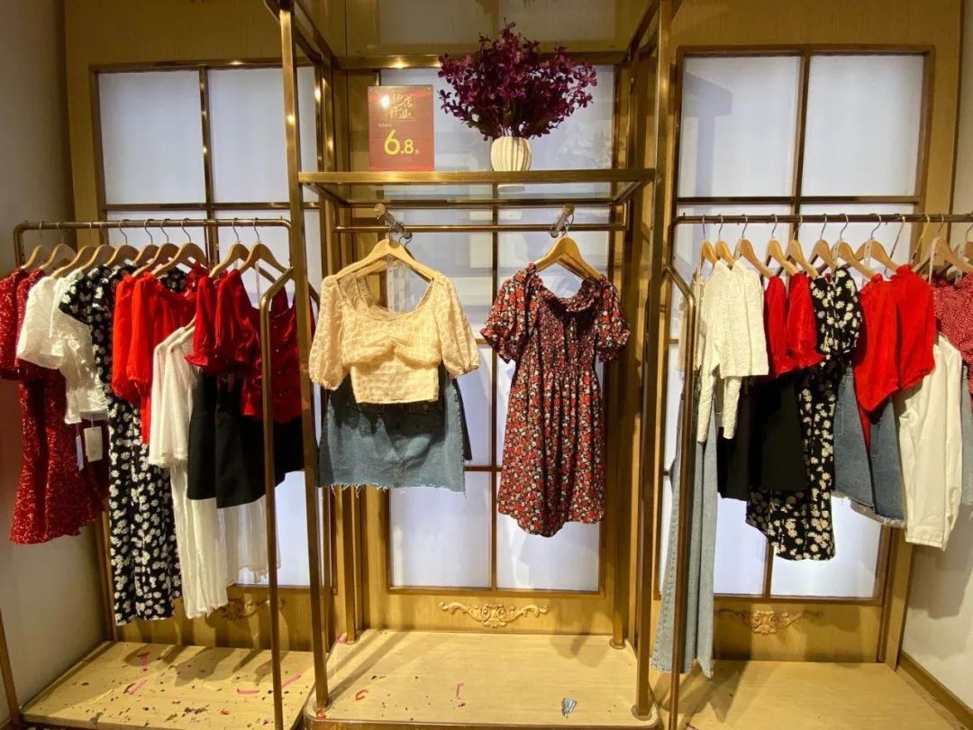 个性于一身的oushu-欧书女装欧书谢岗润升店终于在润升百货安家了!