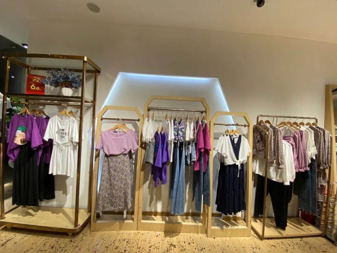 个性于一身的oushu-欧书女装欧书谢岗润升店终于在润升百货安家了!