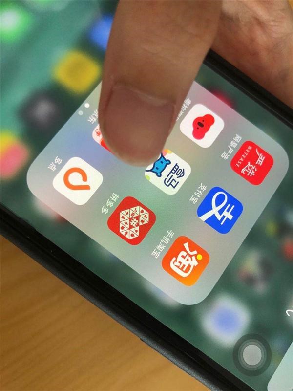 “名牌”衣服原来出自小作坊 女子侵犯商标权被判刑