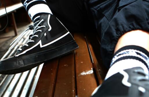 回力飞跃折后仅百元，老国货玩的不只是低价