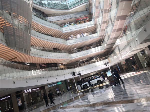 到底做什么才能让奢侈品公司成功转型？