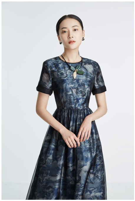 BBLLUUEE 粉蓝时尚：那一片 本与你我无缘的海