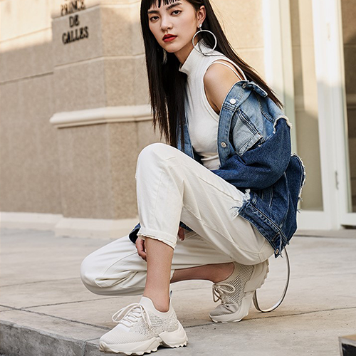 思加图春季新款水钻飞织帮面老爹小白鞋