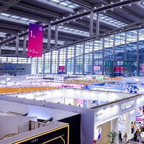 深圳国际内衣展引领全球时尚风向，82500平方米展区汇聚逾千品牌数万新品