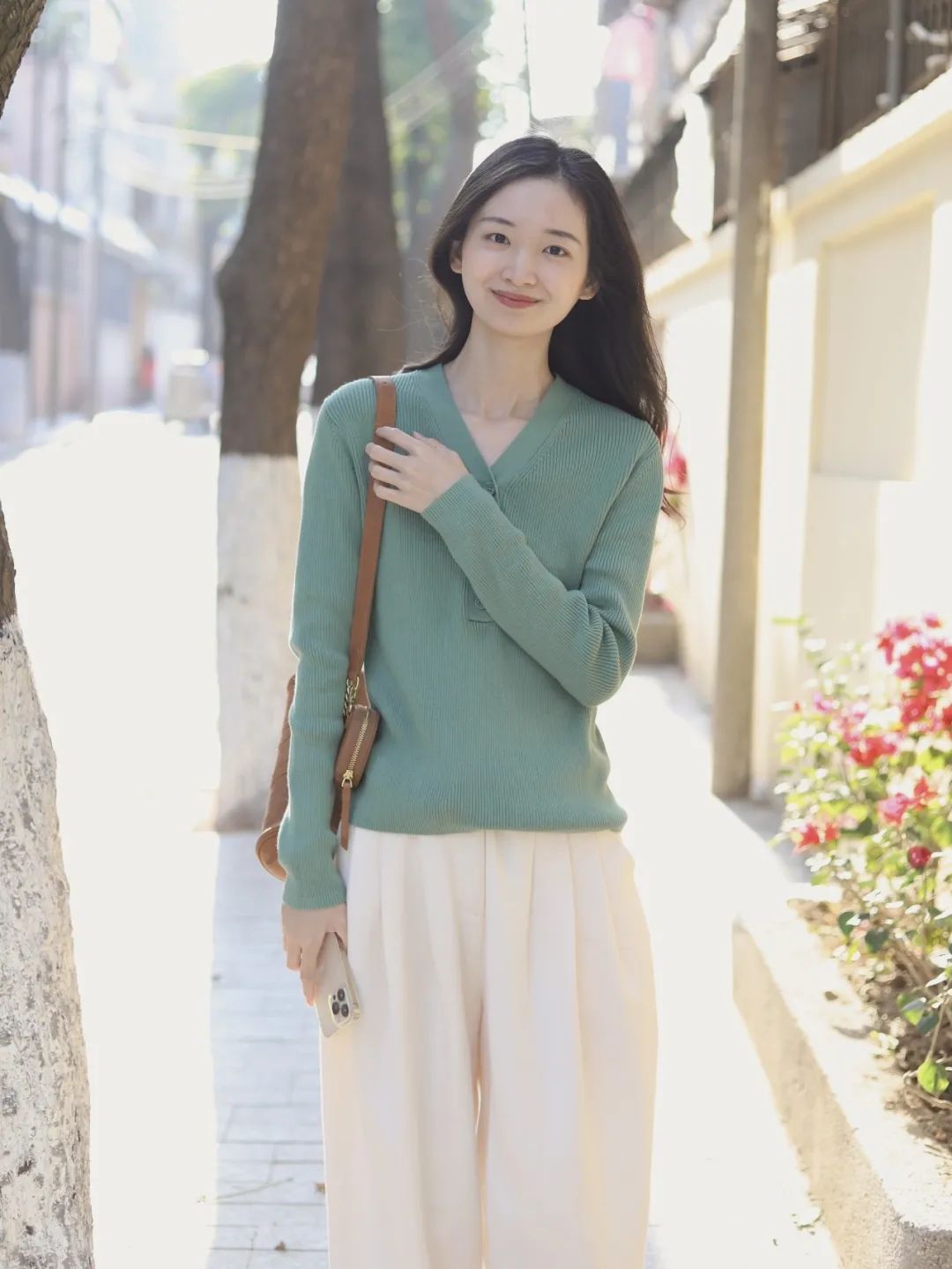 一件针织衫穿出百变风格，开春衣橱必备！