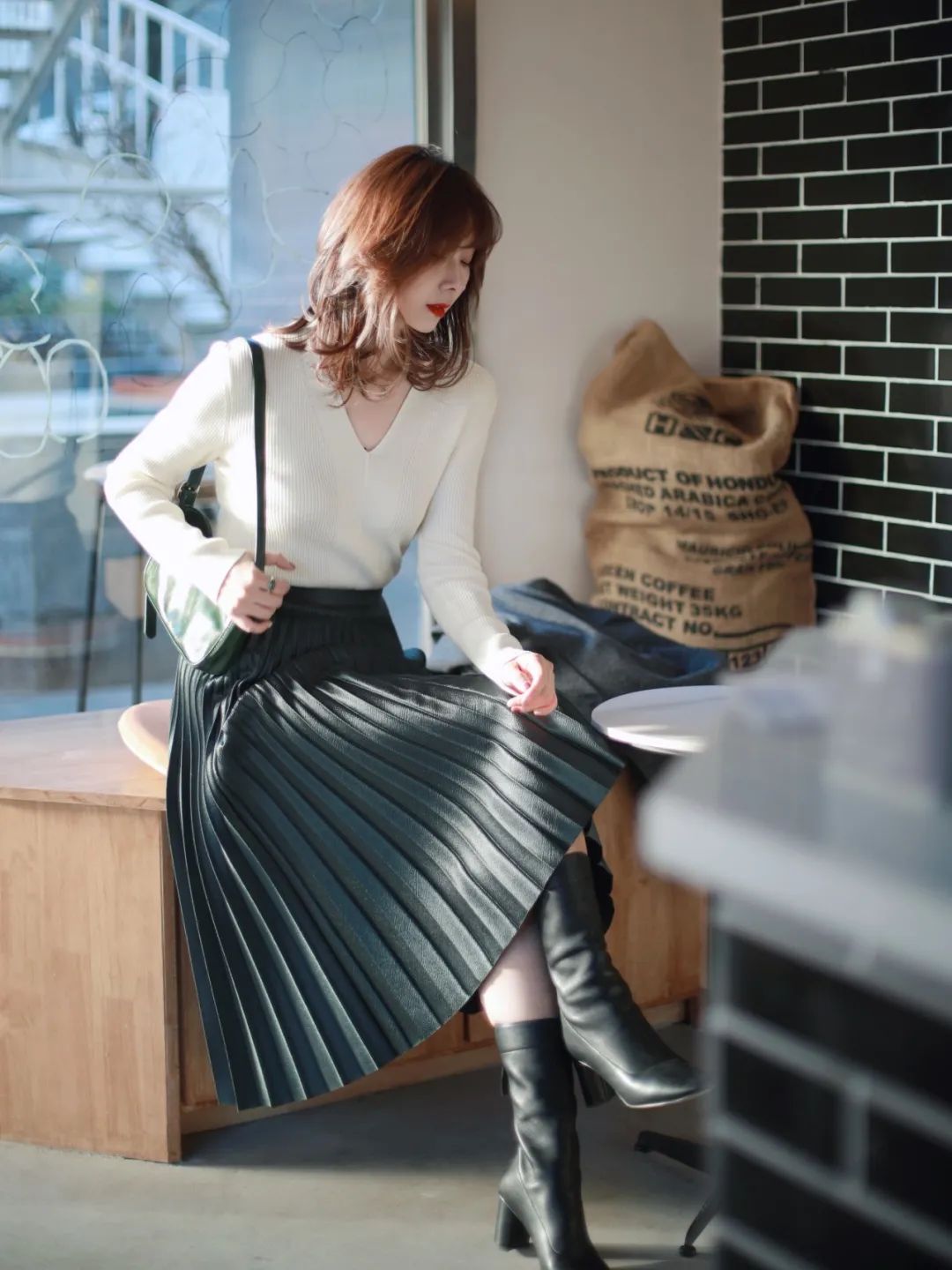 一件针织衫穿出百变风格，开春衣橱必备！