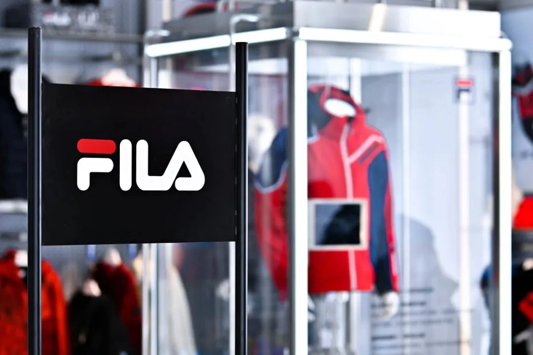 “裸泳”的安踏造不出第二个FILA？