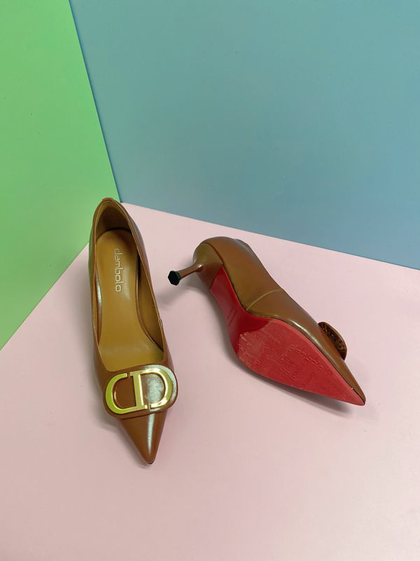 鞋包品牌哪个好，看丹比奴就明白了