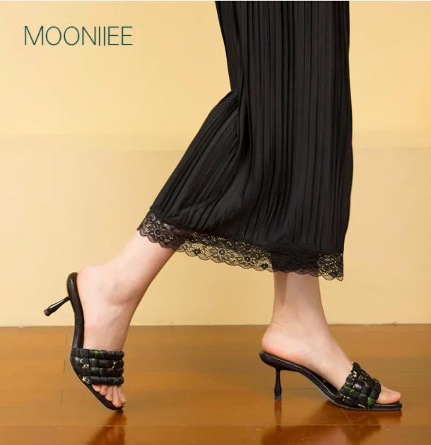 墨忆MOONIIEE女鞋让你“足”够美丽