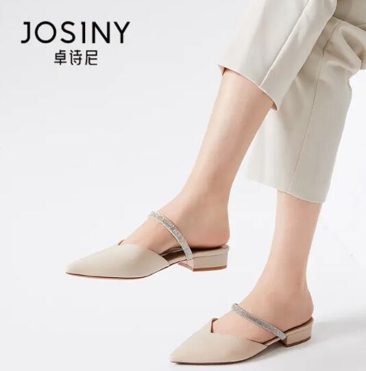 卓诗尼女鞋款式多样，2022市场销量比较好