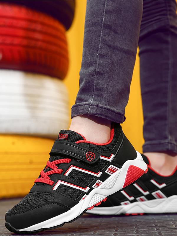 七波辉透气网面运动鞋