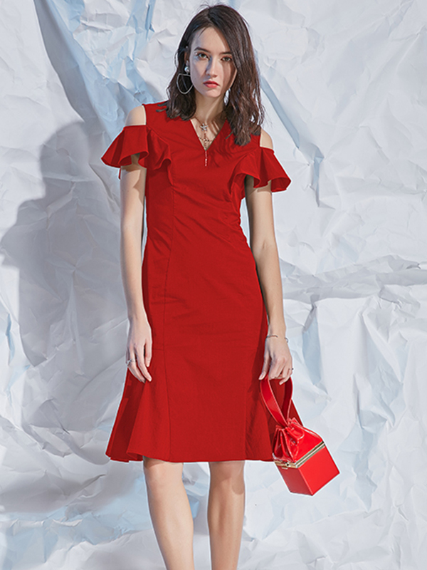 卡布依漏肩连衣裙