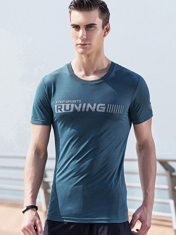 特步运动休闲装2018新品