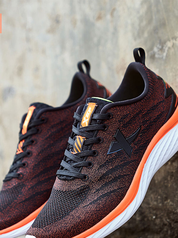 特步运动跑鞋2018款式