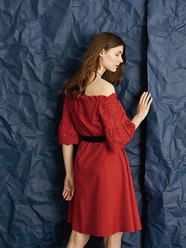 轩日2018秋冬款时尚女装