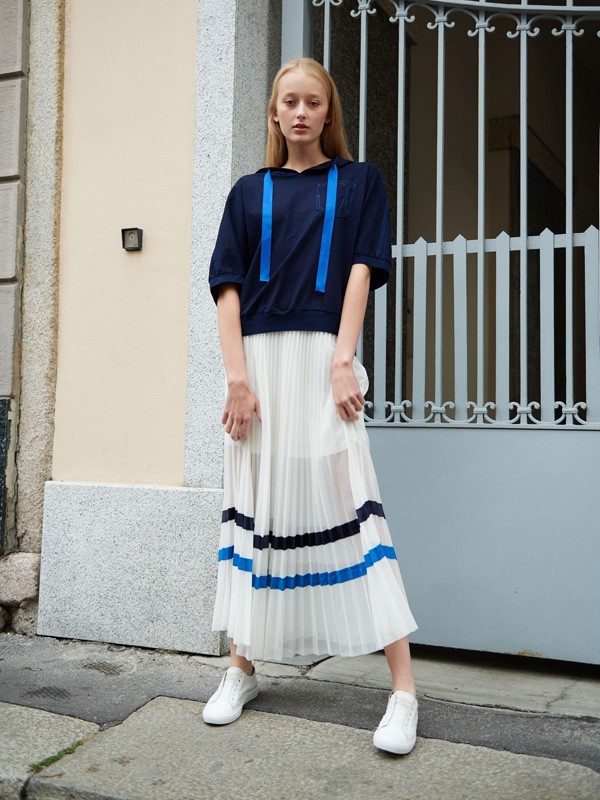  淿素2019春夏款女装