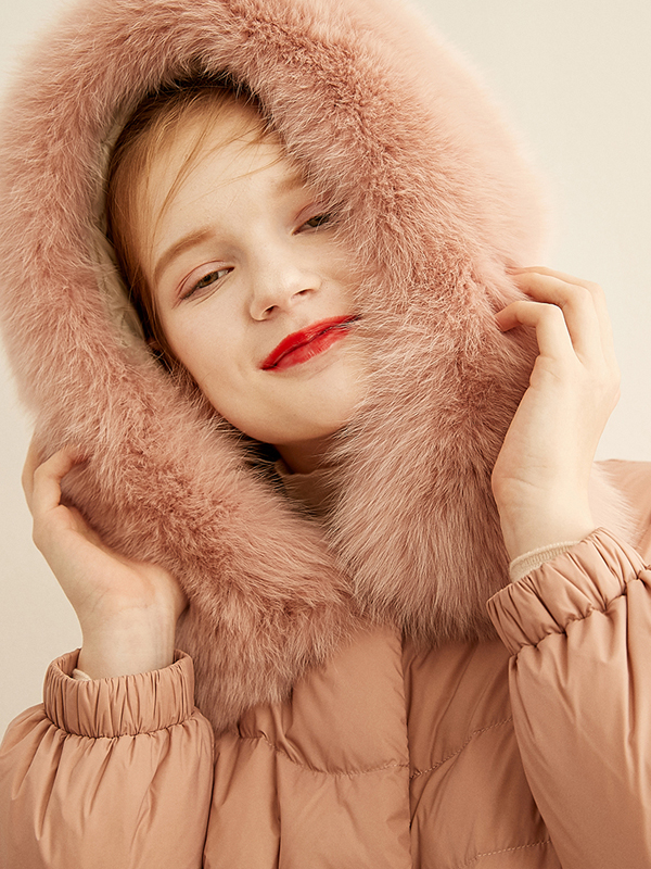 OECE 2019冬装新款狐狸毛领连帽御寒中长款羽绒服