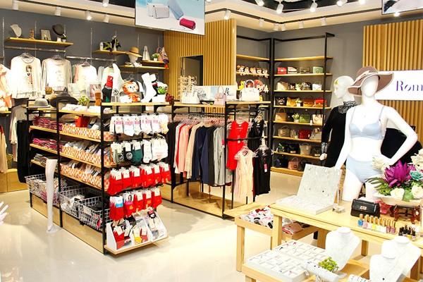 浪漫季节店铺实景图