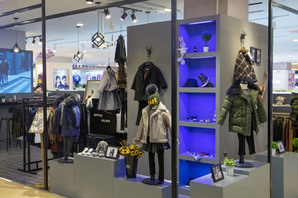 Apple Orange童装店铺陈列图