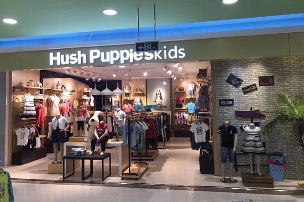 暇步士店面实景图