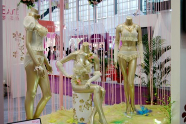 梦依诗店面实景图