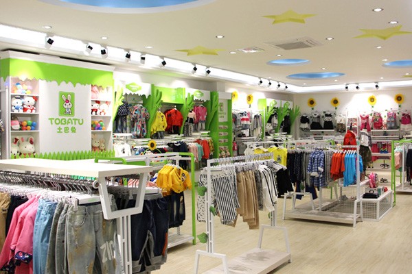 土巴兔童装店铺陈列图