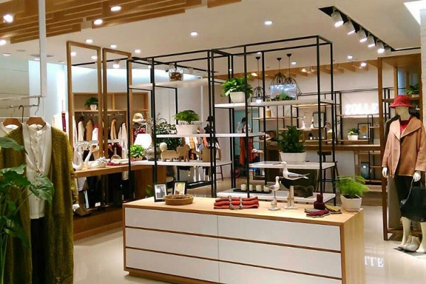 因为女装店面实景图
