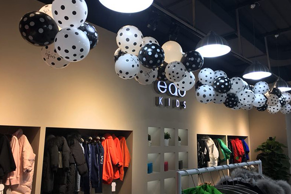 一度edo童装店铺陈列图