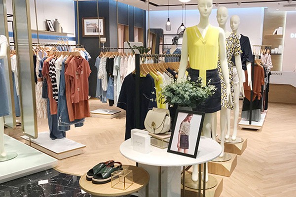 迪赛尼斯店面图