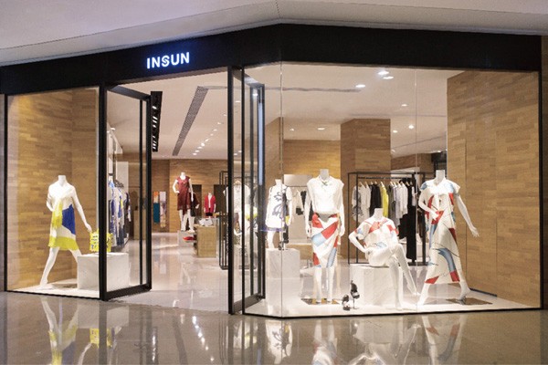 恩裳店铺实景图