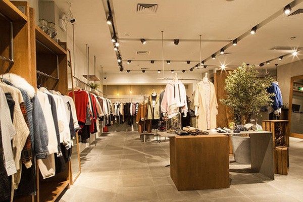 刘刘墨女装店面陈列图