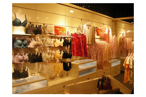 艾迪莎内衣店铺陈列图