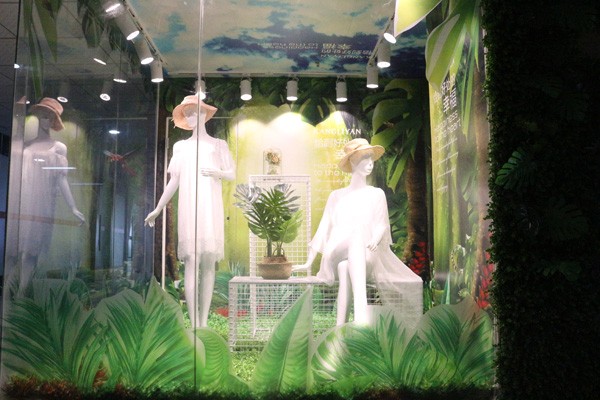 康丽妍内衣店铺陈列图