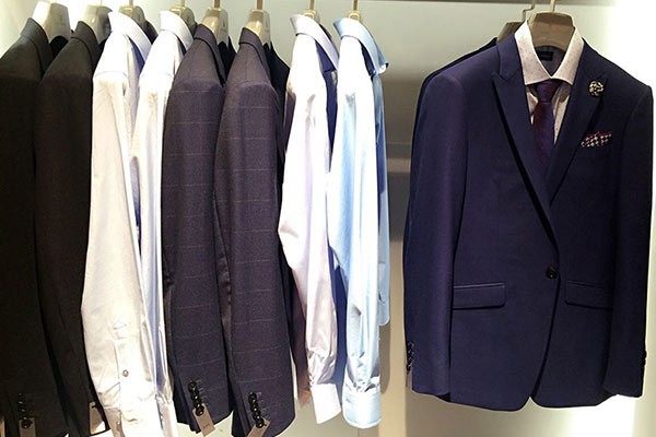  报喜鸟男装店面形象图