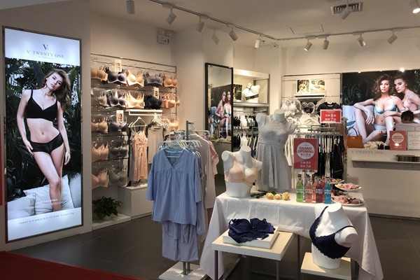 V21品牌内衣店铺陈列图