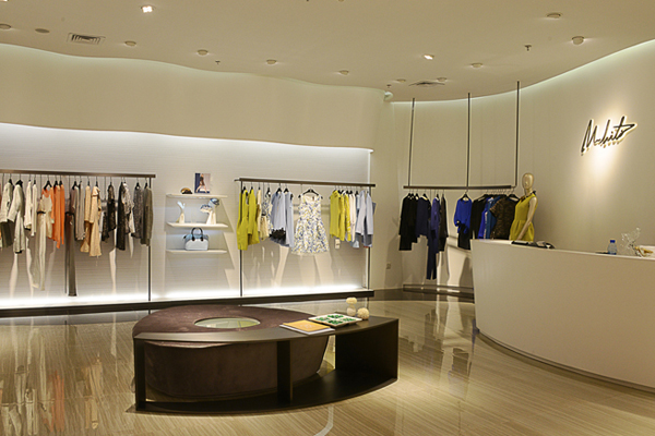 M.HITI女装店铺陈列