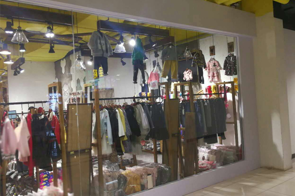 城秀童装西美花街店店