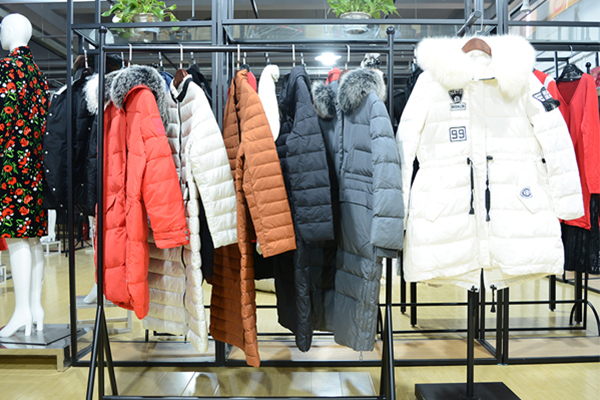 爱弗瑞女装店铺陈列