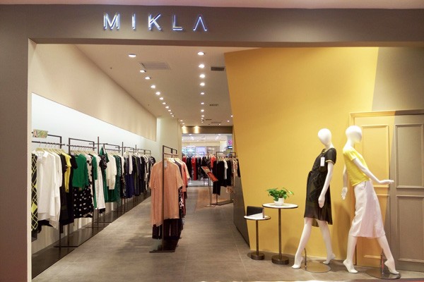 米珂拉女装店铺展示