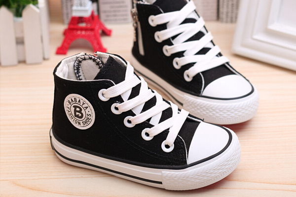 芭芭鸭童鞋陈列图