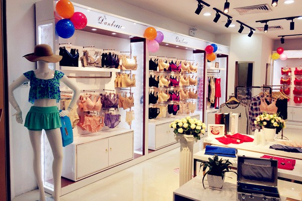 丹蓓姿内衣店铺内景陈列